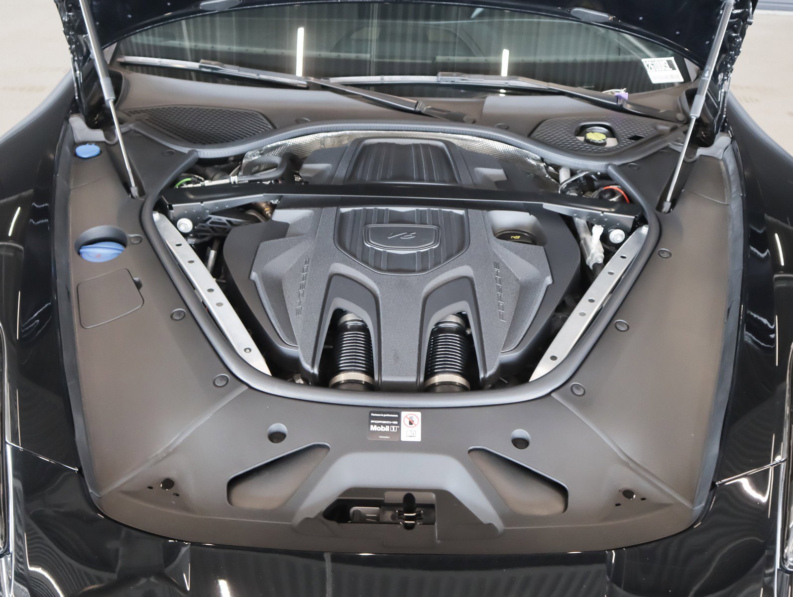 Certified 2025 Porsche Panamera image 13