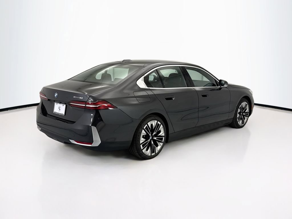 New 2026 BMW i5 eDrive40 image 5