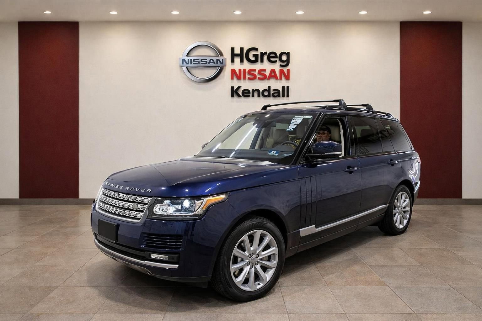 Used 2017 Land Rover Range Rover HSE image 3