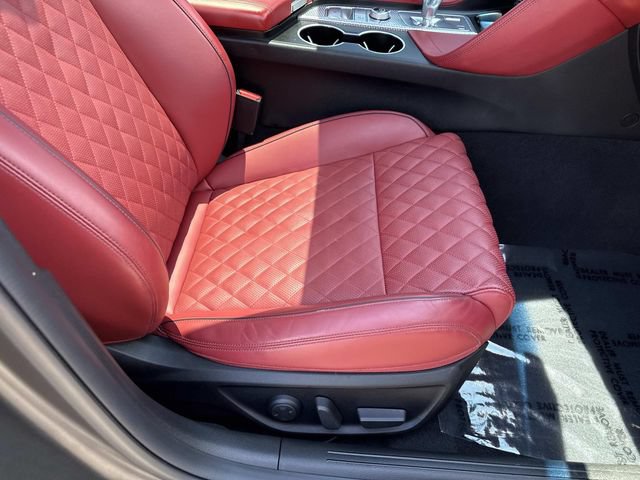 Used 2022 Genesis G70 3.3T Launch Edition AWD/4WD image 10