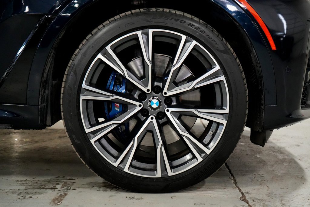 Used 2022 BMW X7 M50i w/ Dynamic Handling Package image 29