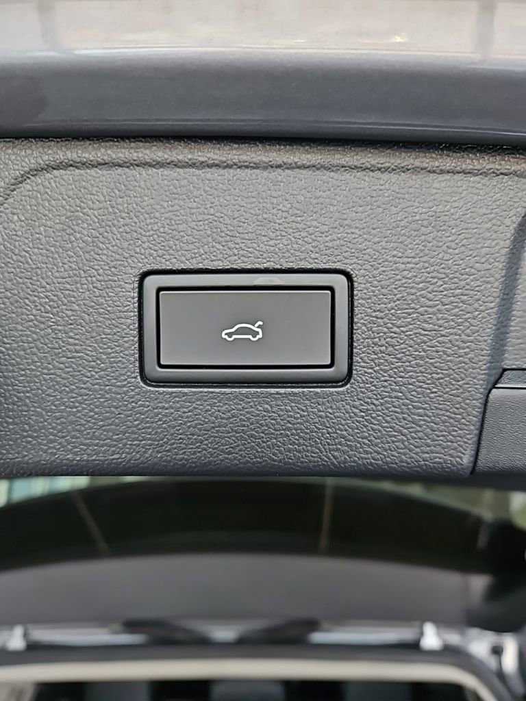 New 2026 Volkswagen Atlas SEL Premium R-Line image 23