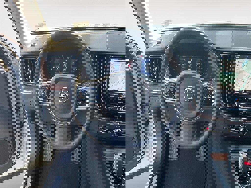 Certified 2023 Volvo XC60 B5 Plus image 12