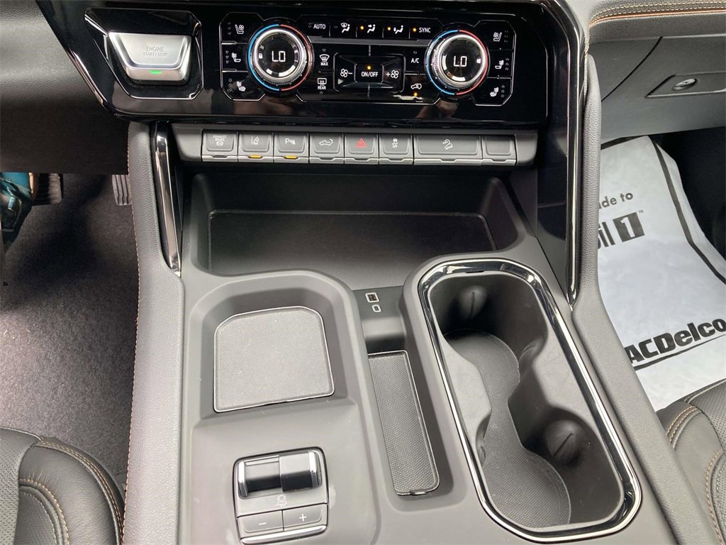 Used 2024 GMC Sierra 2500 AT4 w/ AT4 Preferred Package image 22