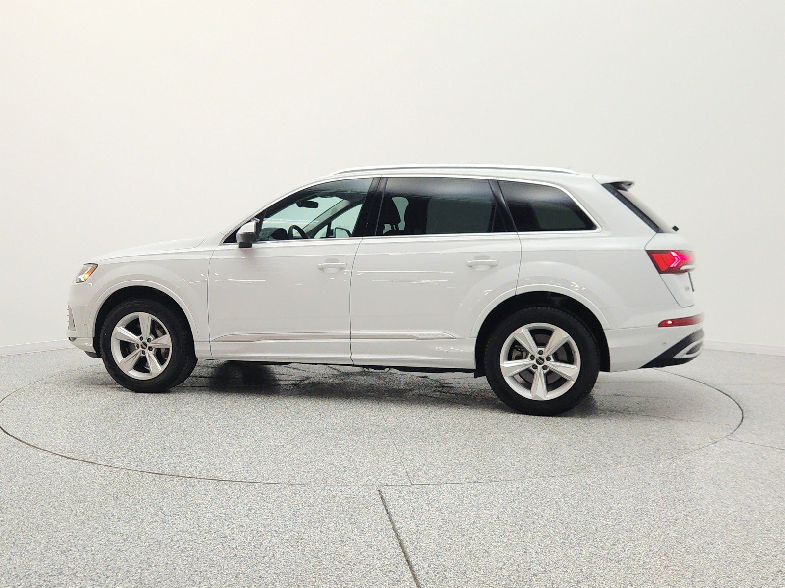 Used 2023 Audi Q7 2.0T Premium Plus w/ Premium Plus Package AWD/4WD image 8