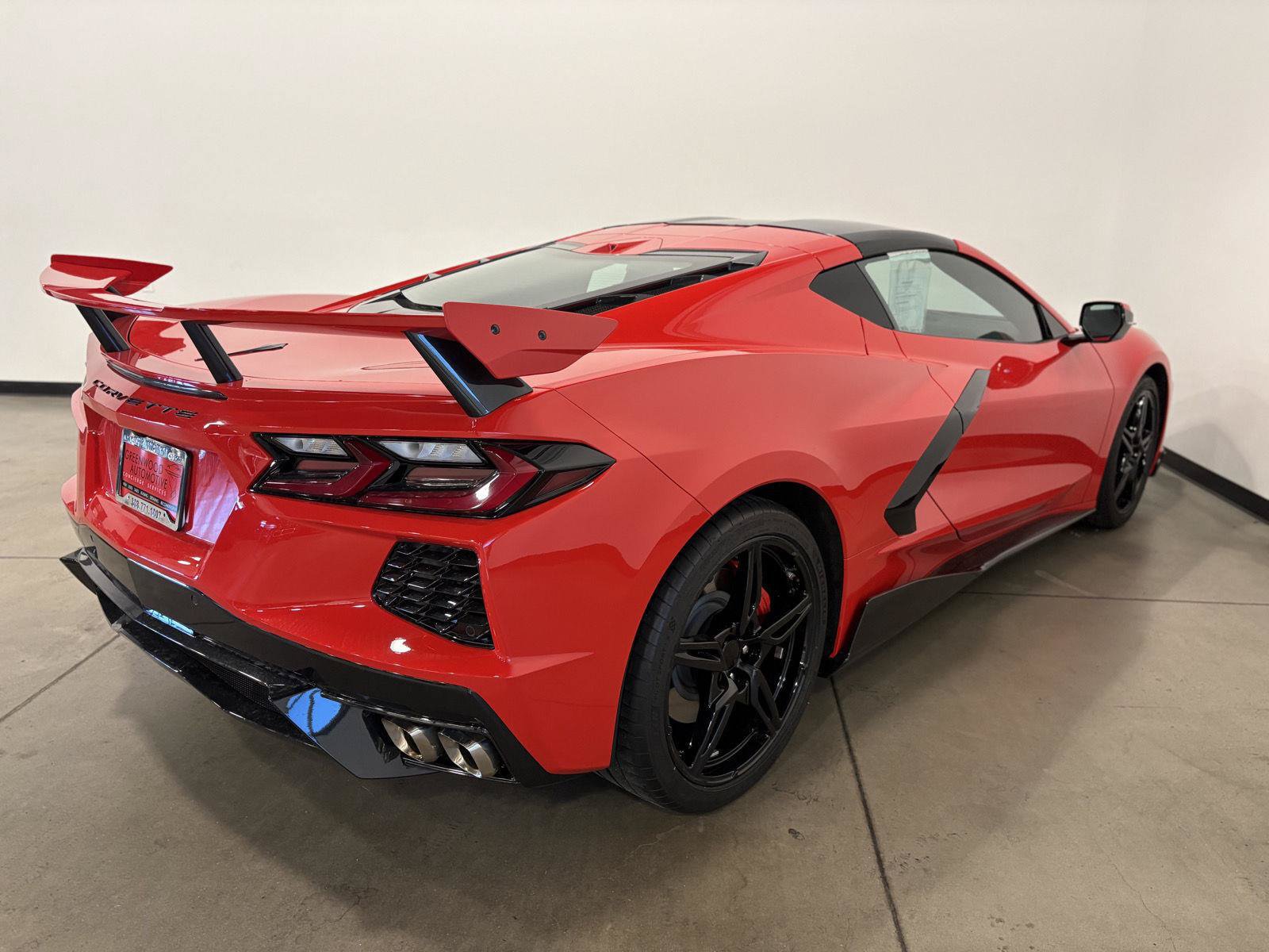 Used 2022 Chevrolet Corvette Stingray Preferred Cpe w/ Z51 Performance Package RWD image 4