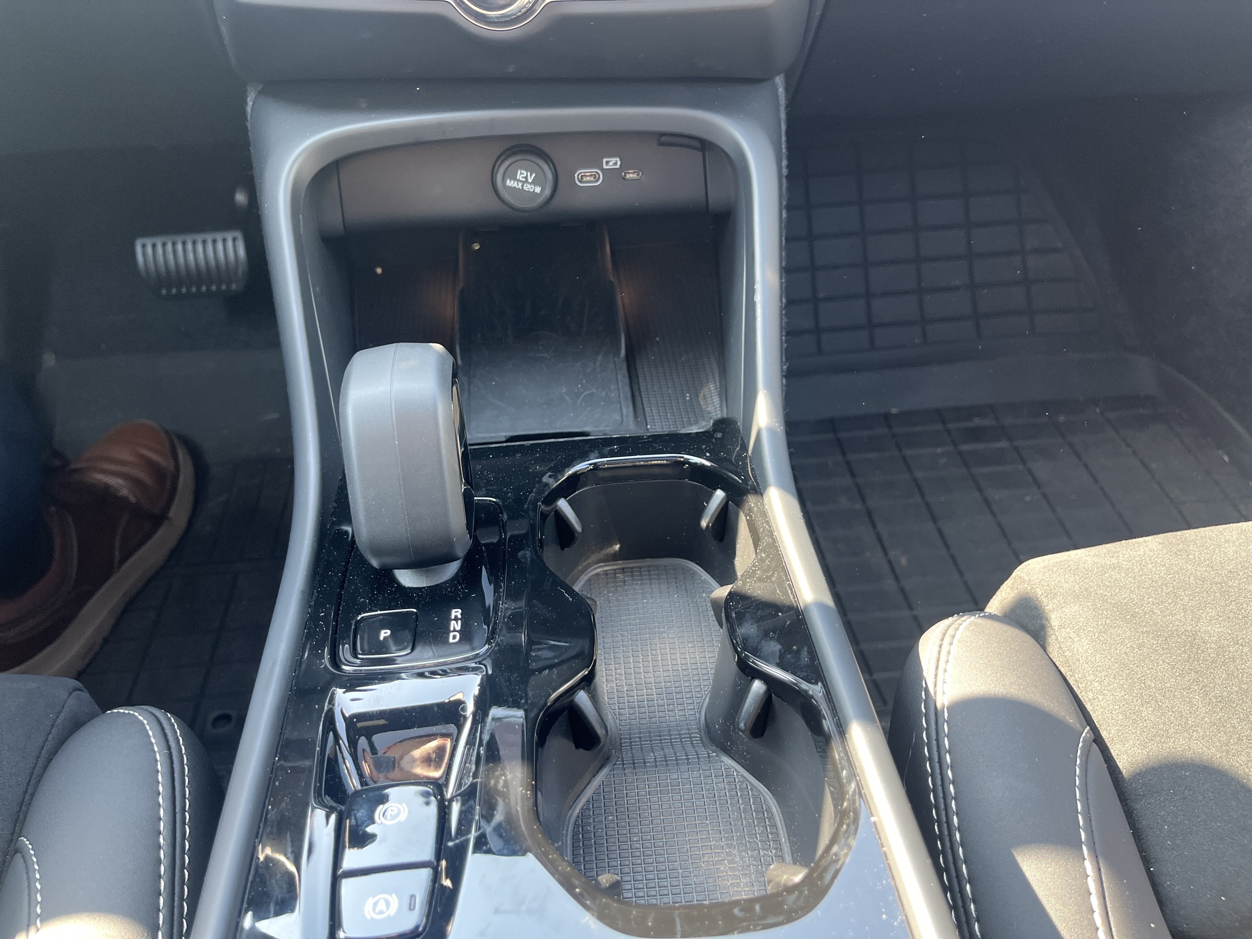 New 2026 Volvo XC40 B5 Ultra w/ Protection Package Premier AWD/4WD image 18