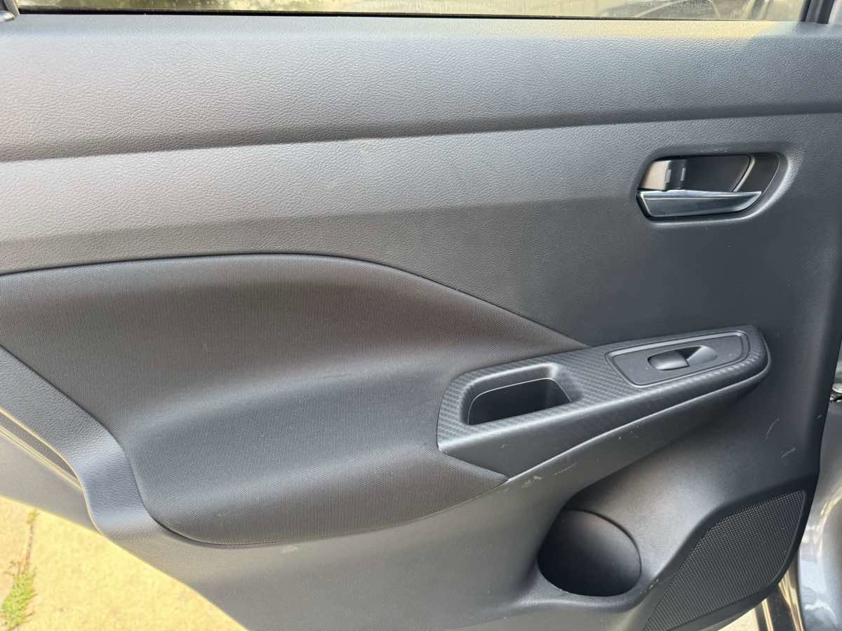 Used 2021 Nissan Versa SV FWD image 13