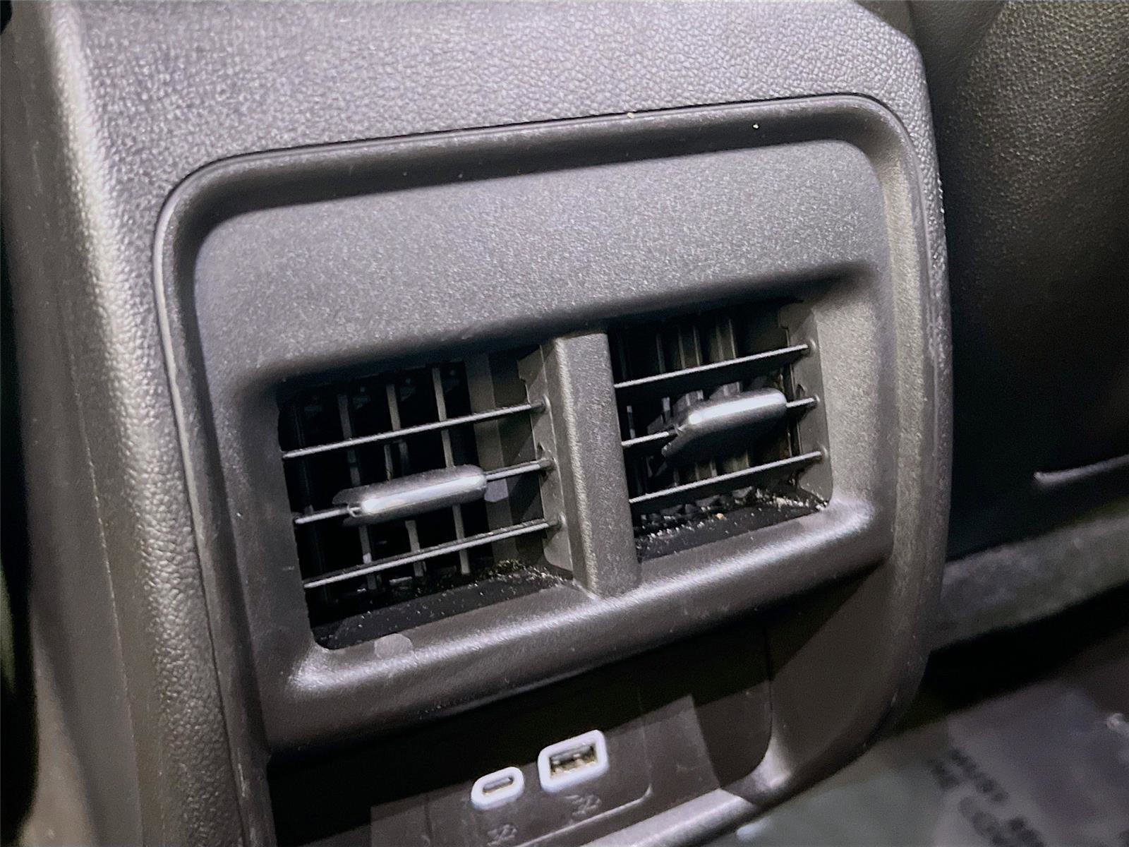 Used 2025 Cadillac XT4 Premium Luxury image 23