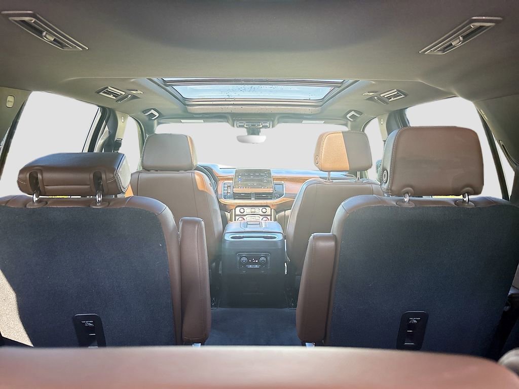 Used 2021 Chevrolet Tahoe High Country w/ Premium Package RWD image 15