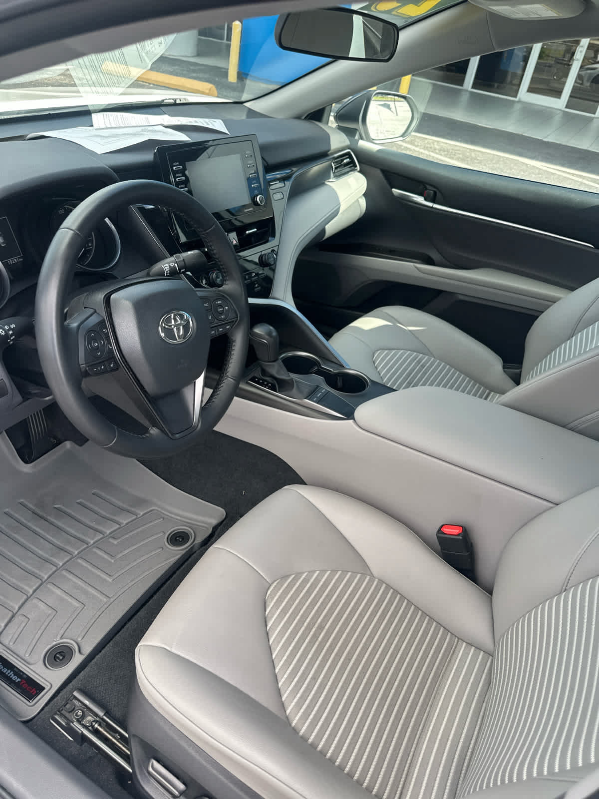Used 2023 Toyota Camry SE FWD image 12