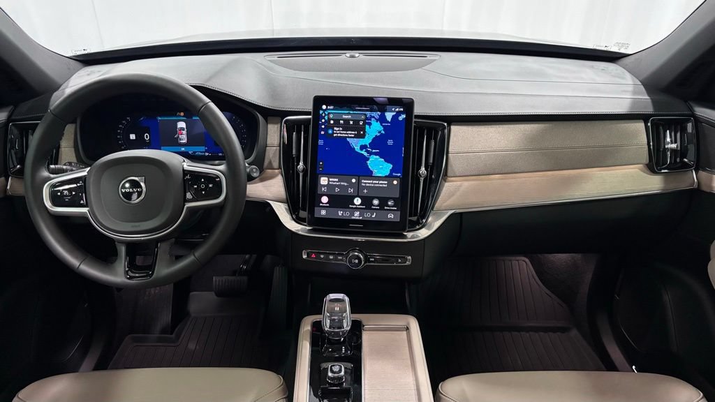Certified 2025 Volvo XC90 B5 Plus AWD/4WD image 2