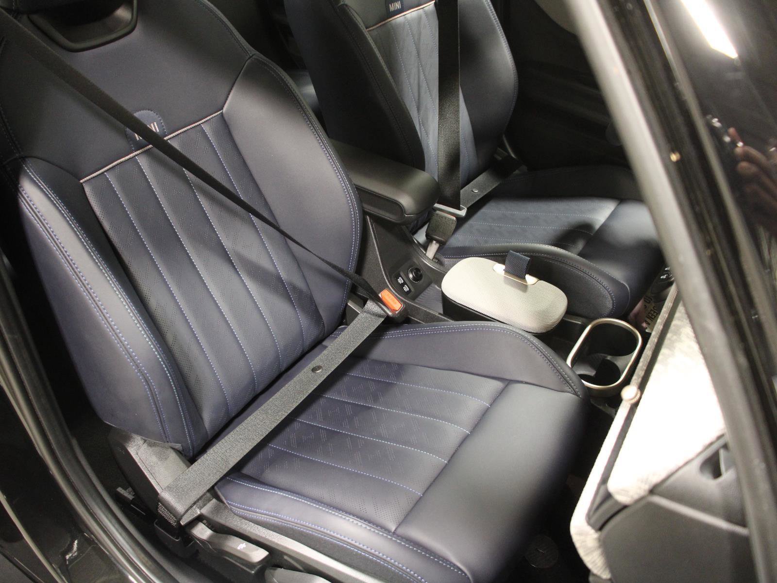 Certified 2025 MINI Cooper S image 18