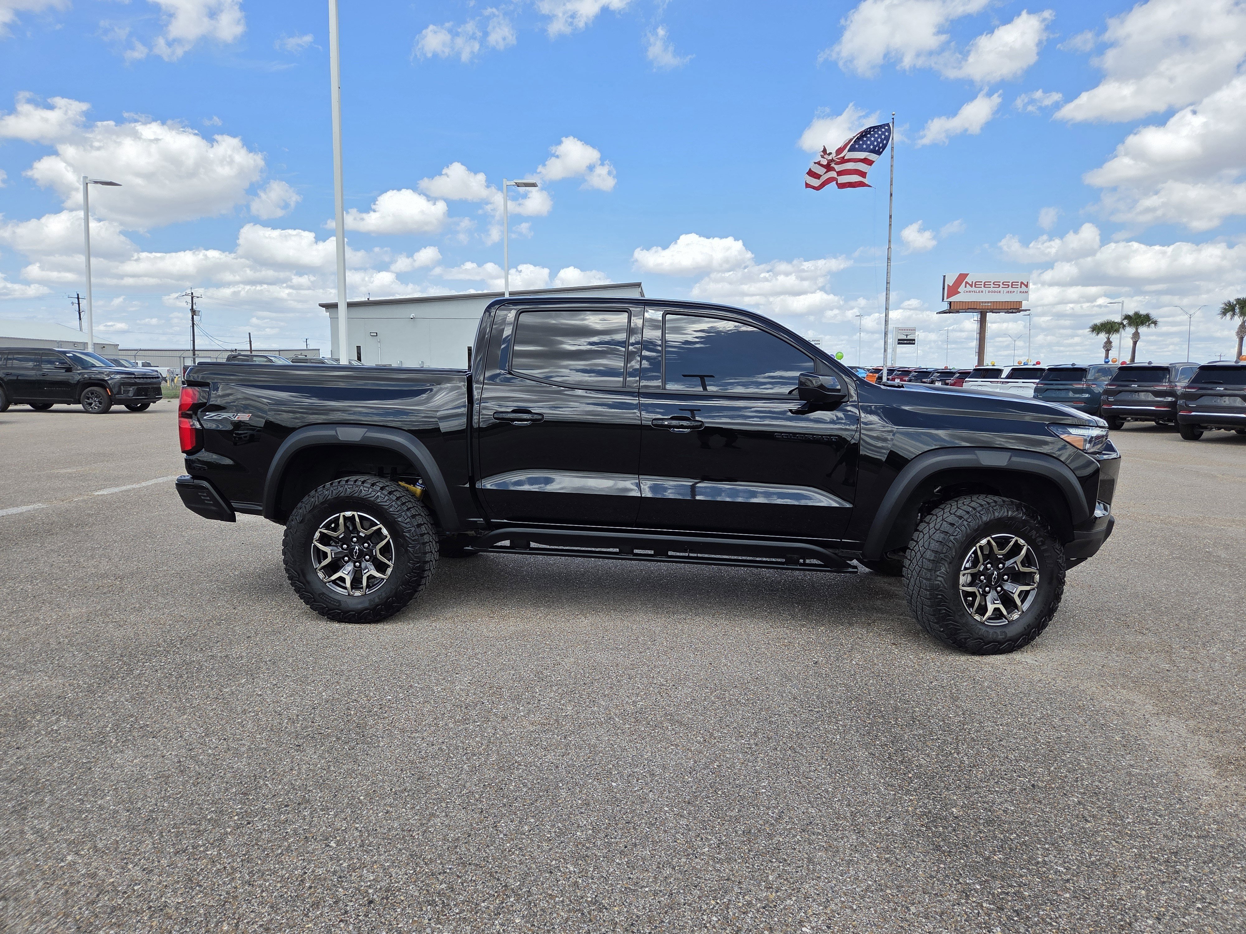 Used 2024 Chevrolet Colorado ZR2 w/ ZR2 Convenience Package III image 8