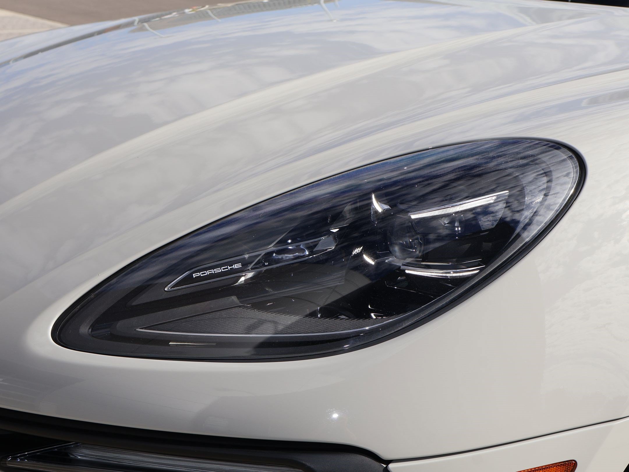 Used 2023 Porsche Macan AWD/4WD image 11