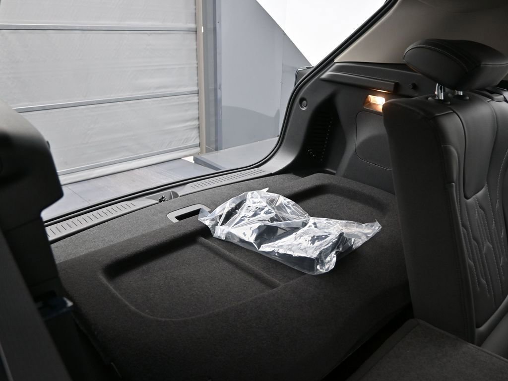 Used 2024 Buick Encore GX Avenir w/ Avenir Convenience Package FWD image 15