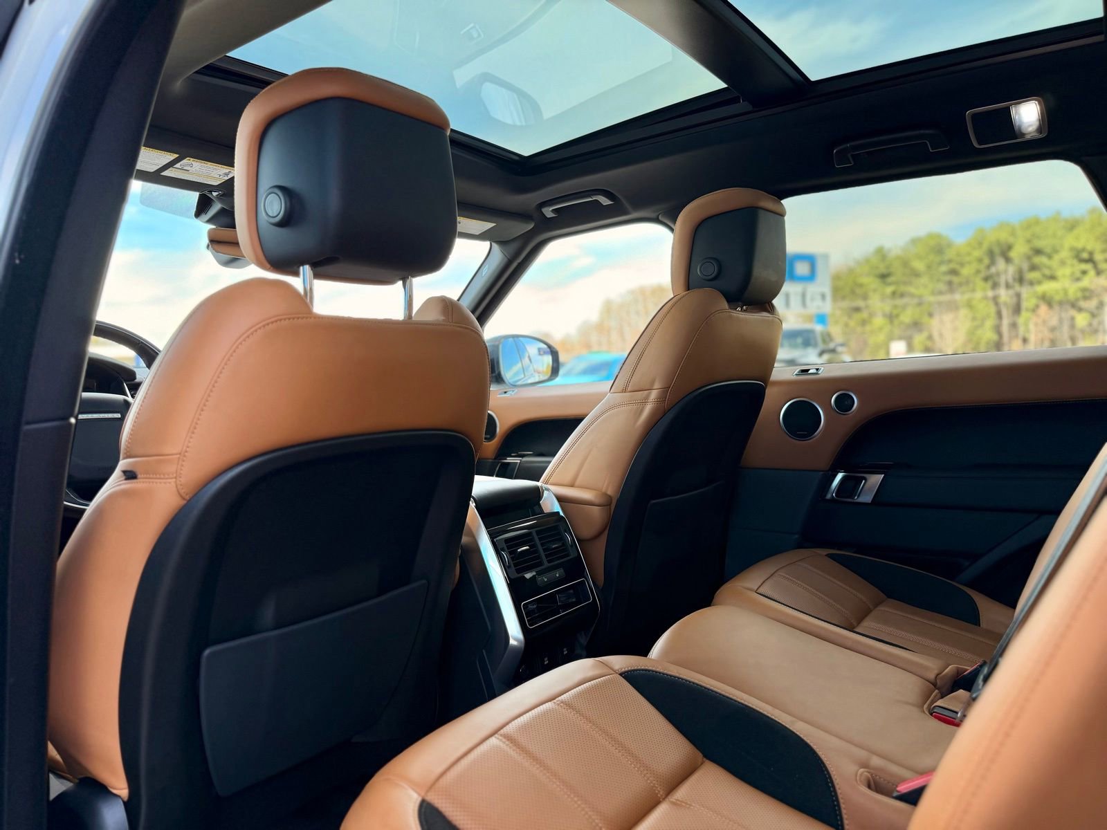 Used 2020 Land Rover Range Rover Sport HSE Dynamic image 30