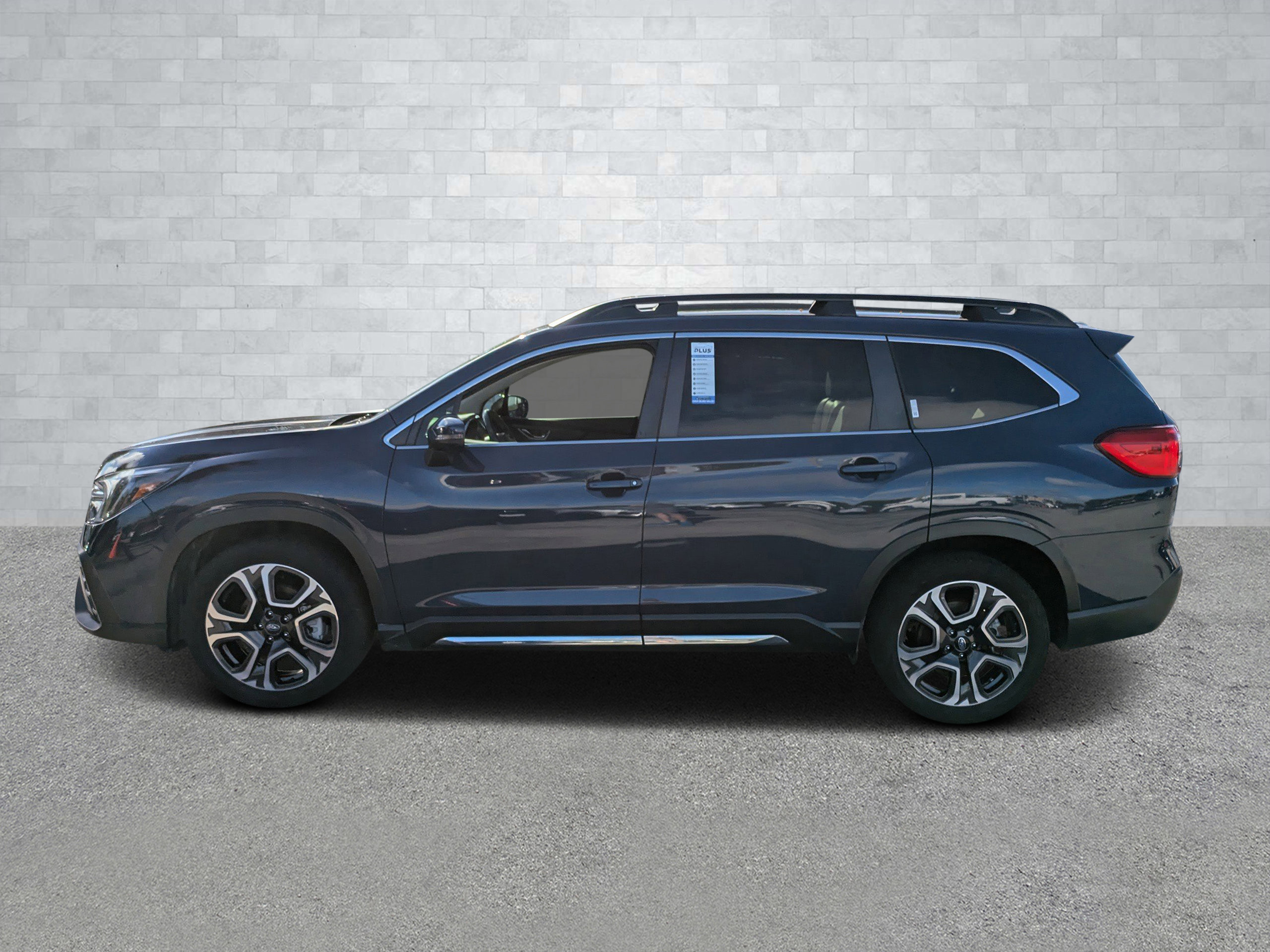 Used 2023 Subaru Ascent Limited image 8