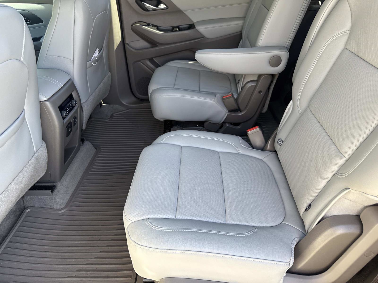 Used 2020 Chevrolet Traverse Premier image 10