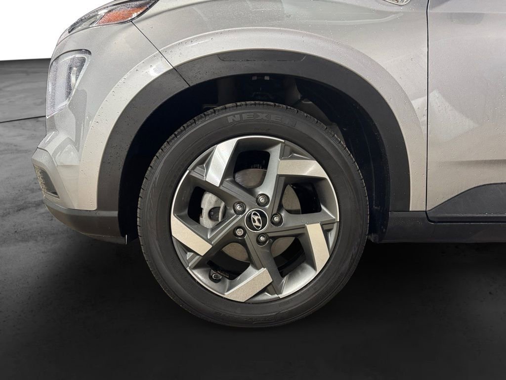 Used 2023 Hyundai Venue SEL FWD image 10
