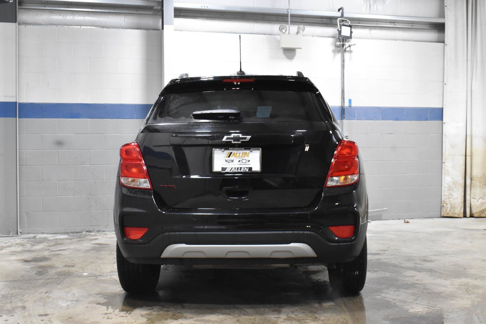 Used 2021 Chevrolet Trax LT w/ Redline Edition image 25