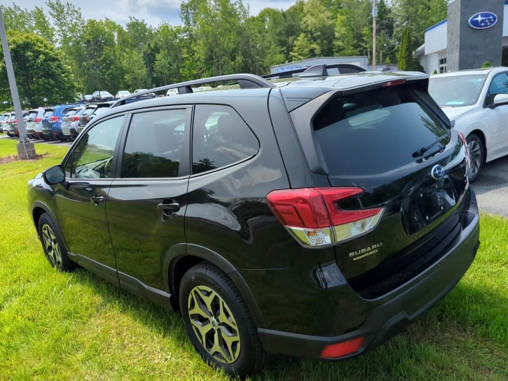 Certified 2021 Subaru Forester Premium image 5