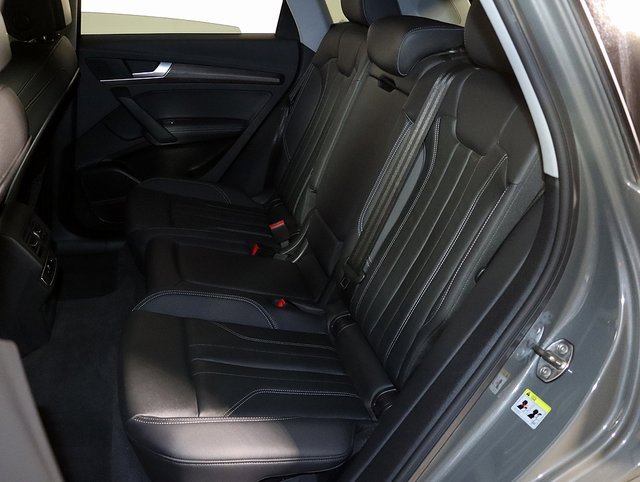 Used 2025 Audi Q5 e Premium Plus w/ Premium Plus Package image 13