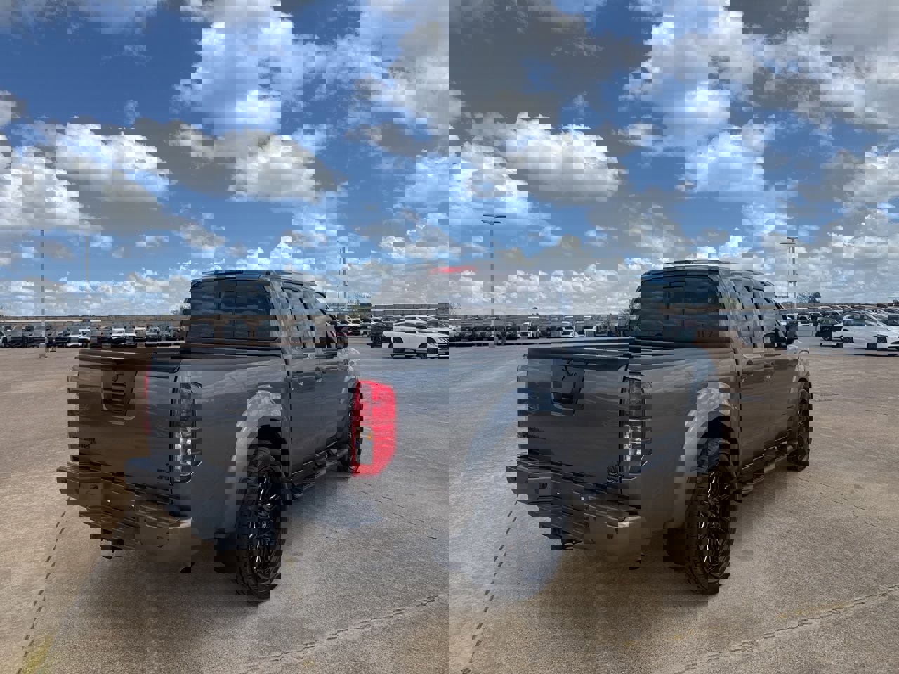 Used 2020 Nissan Frontier SV w/ Midnight Edition Floor Mats image 24