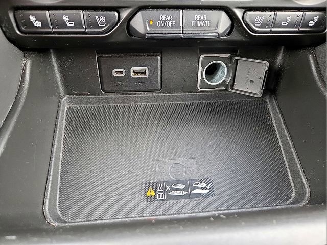 Used 2022 Chevrolet Suburban Premier RWD image 20