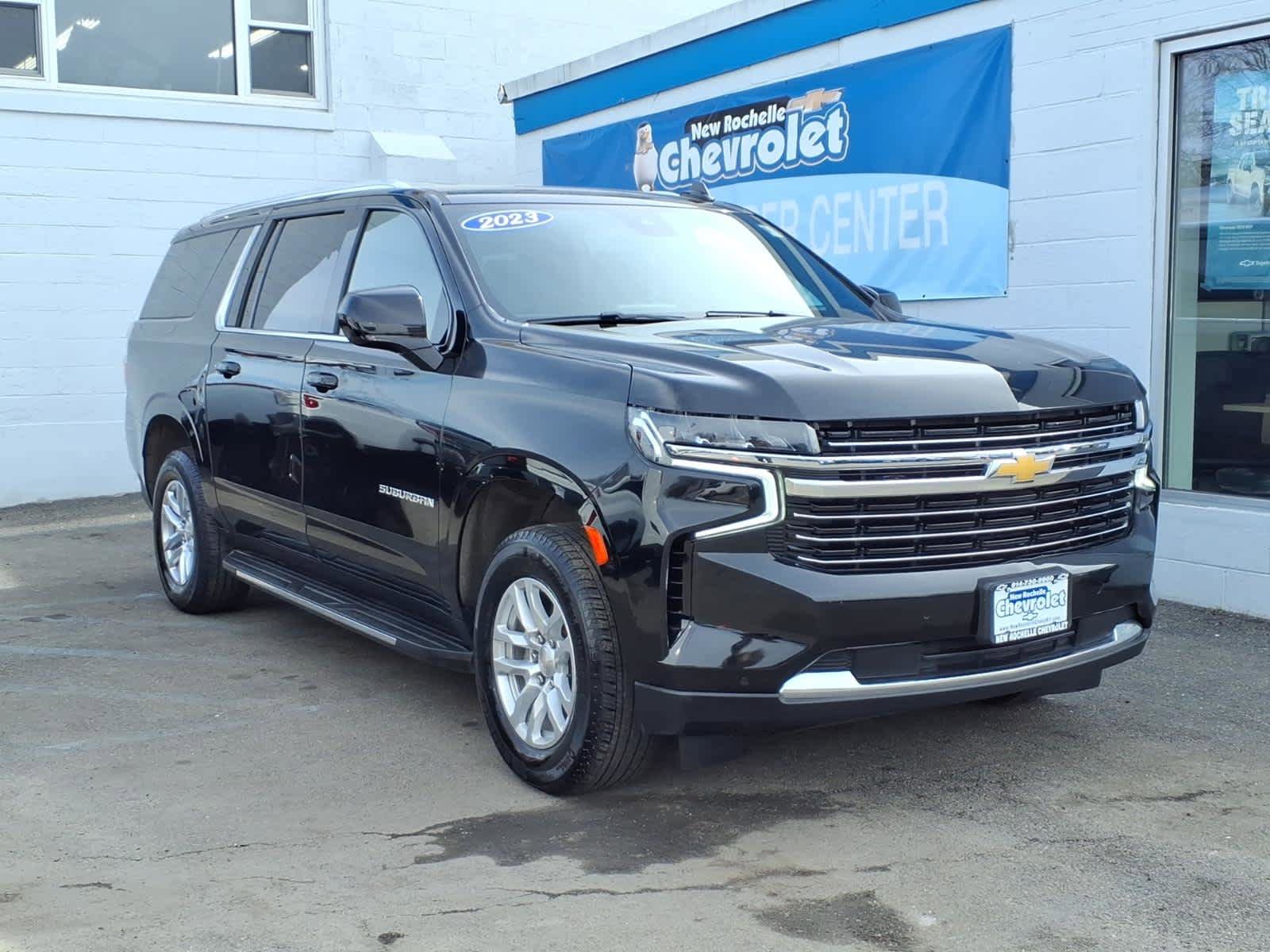 Used 2023 Chevrolet Suburban LT AWD/4WD image 1
