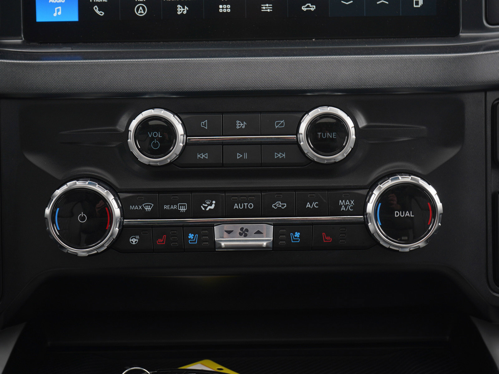 Used 2024 Ford F350 Limited w/ FX4 Off-Road Package AWD/4WD image 19