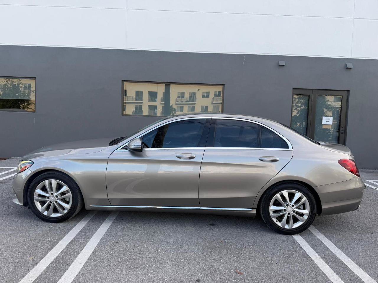 Used 2019 Mercedes-Benz C 300 Sedan image 7