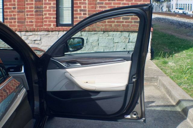 Used 2018 BMW 530i image 42