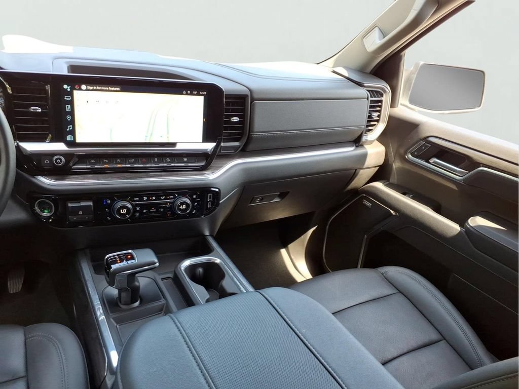 Used 2025 Chevrolet Silverado 1500 LTZ w/ Z71 Off-Road Package AWD/4WD image 24