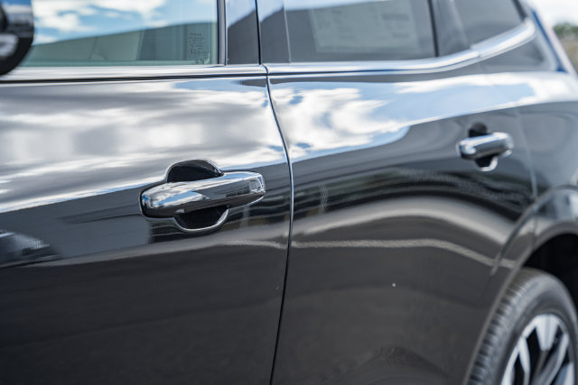 New 2026 Volvo XC60 T8 Plus w/ Protection Package Premier AWD/4WD image 16