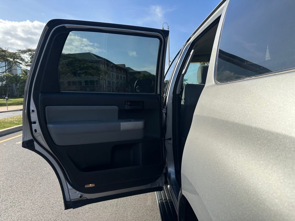 Used 2008 Toyota Sequoia SR5 RWD image 18