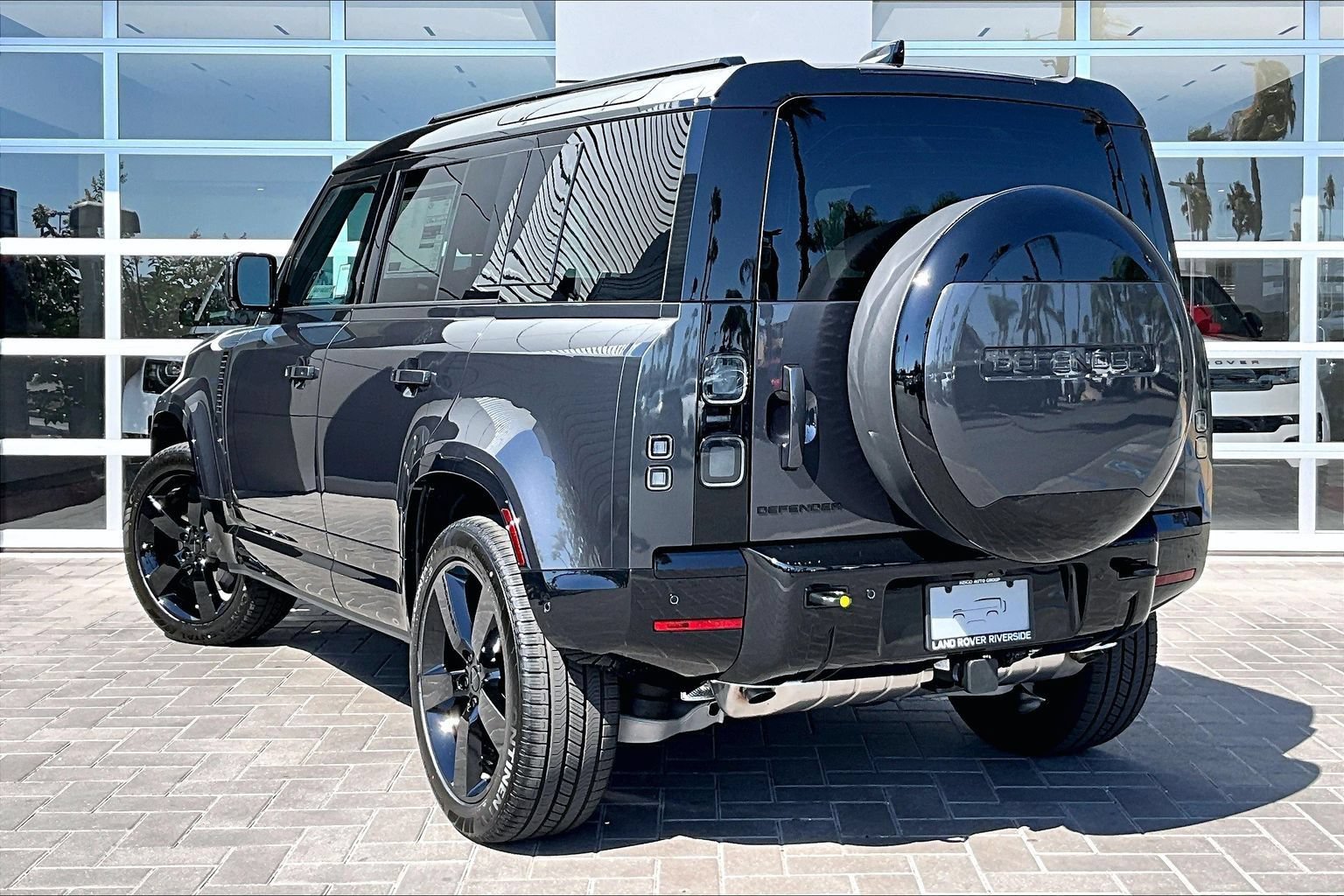 New 2026 Land Rover Defender 110 X-Dynamic SE AWD/4WD image 3