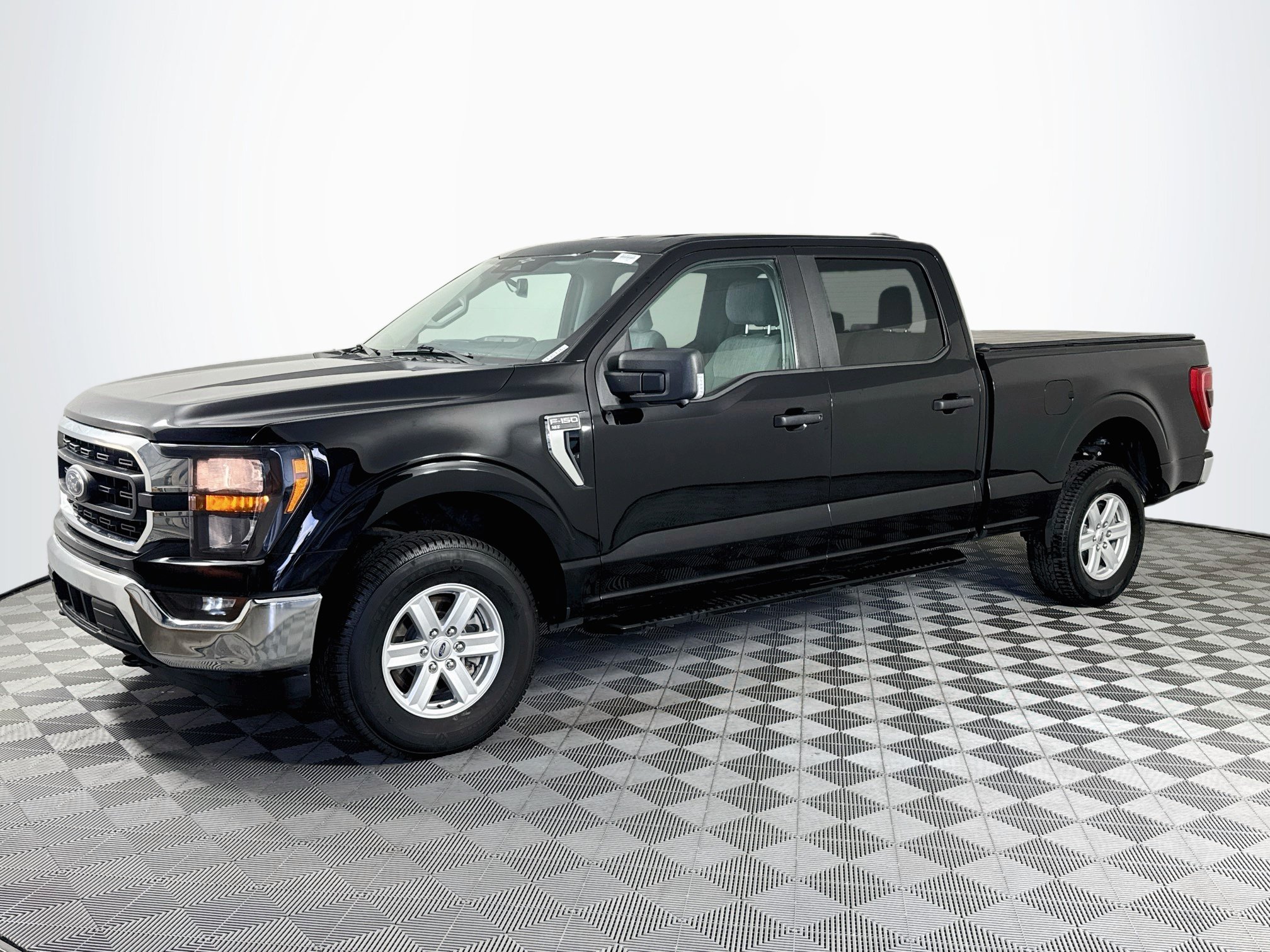 Used 2023 Ford F150 XLT w/ Trailer Tow Package AWD/4WD image 4