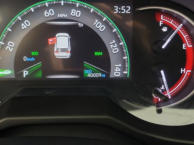 Used 2025 Toyota RAV4 XLE FWD image 2