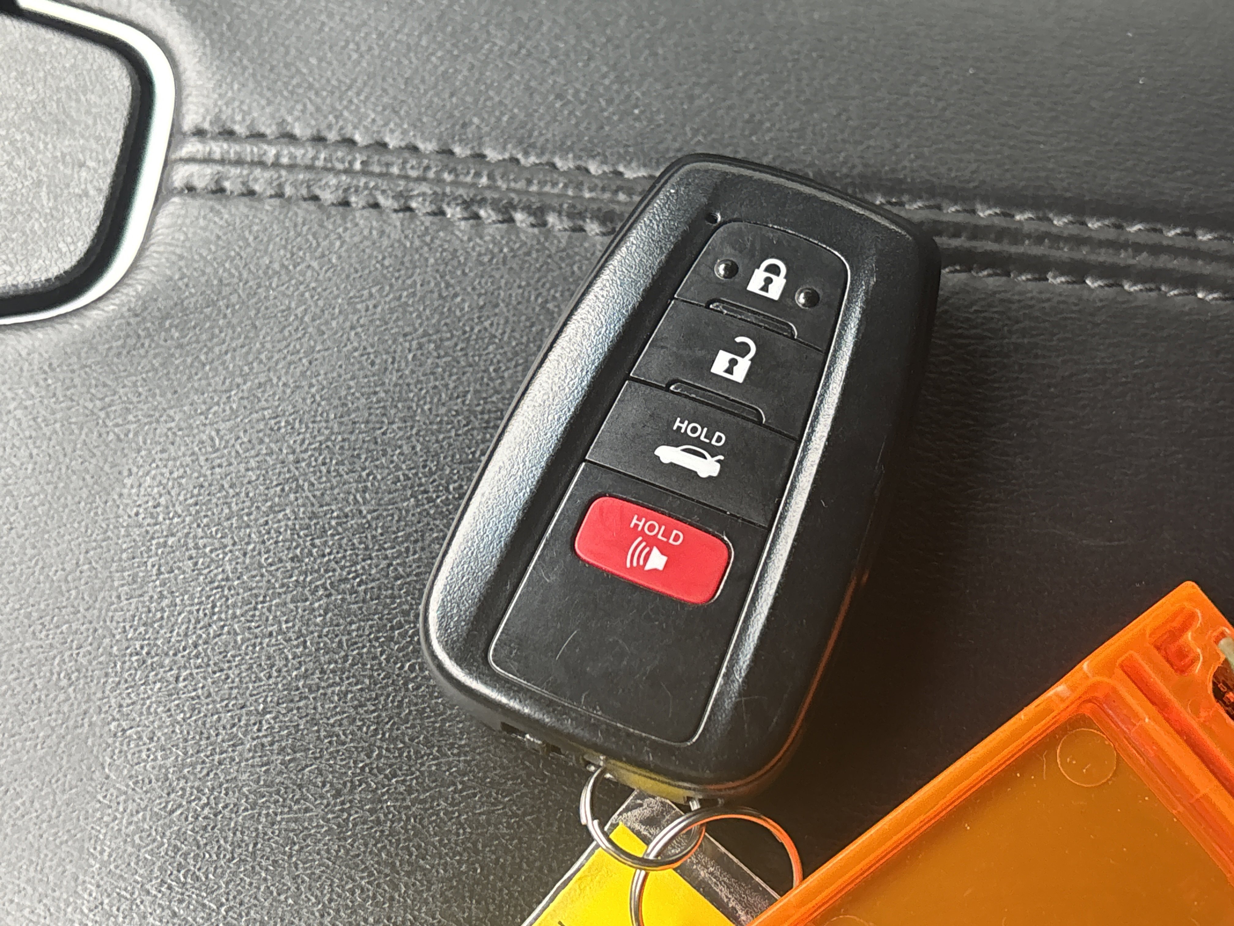 Used 2022 Toyota Avalon XLE FWD image 30