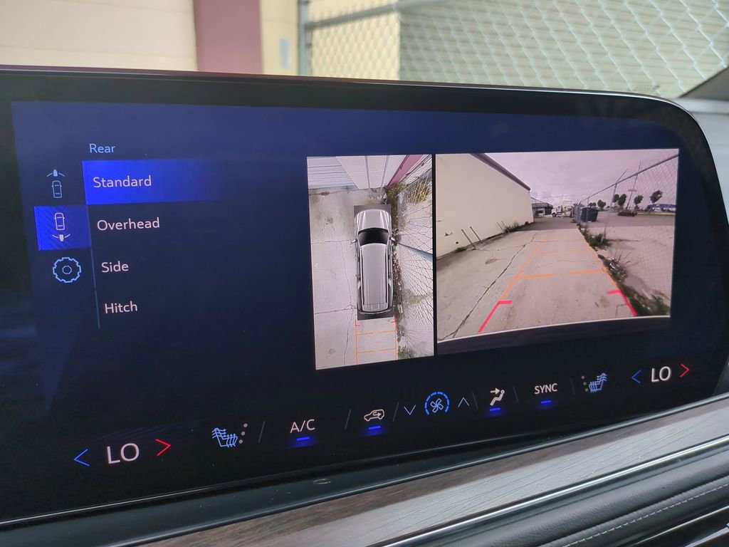 Used 2025 Chevrolet Suburban Z71 AWD/4WD image 26
