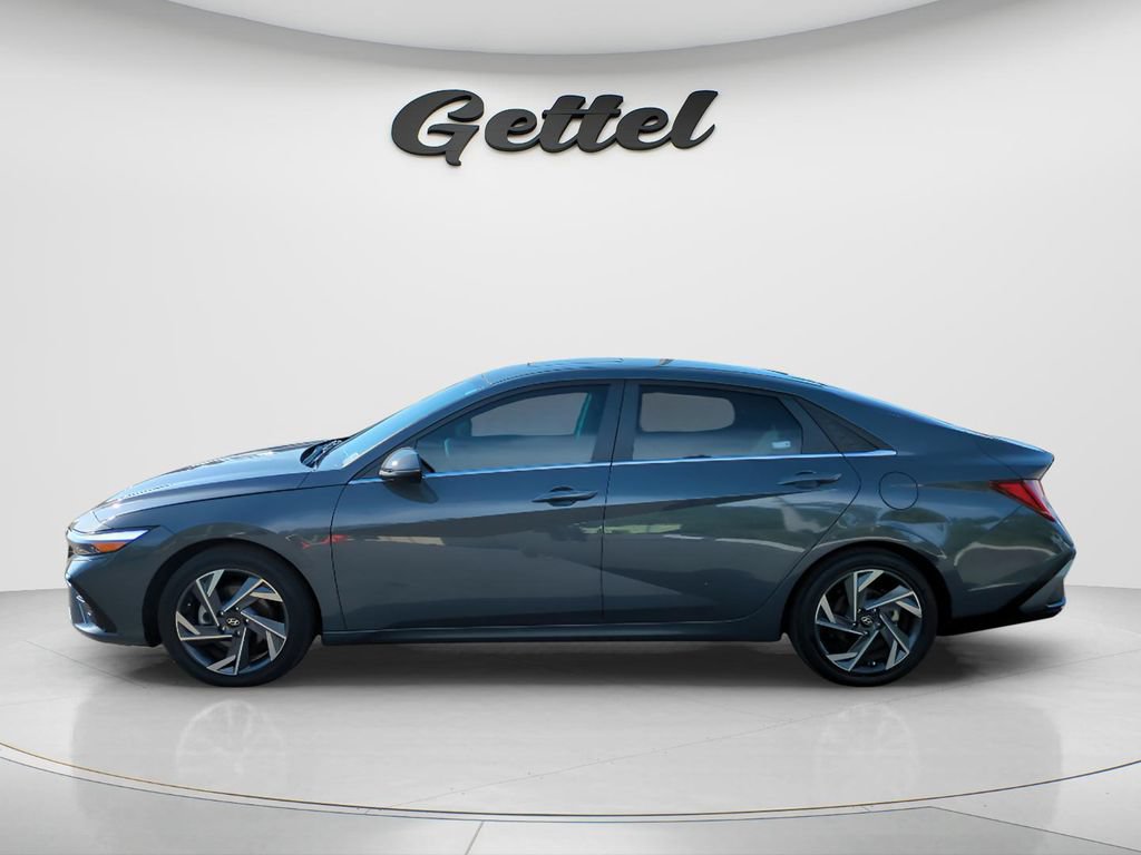 Certified 2024 Hyundai Elantra Limited FWD image 8