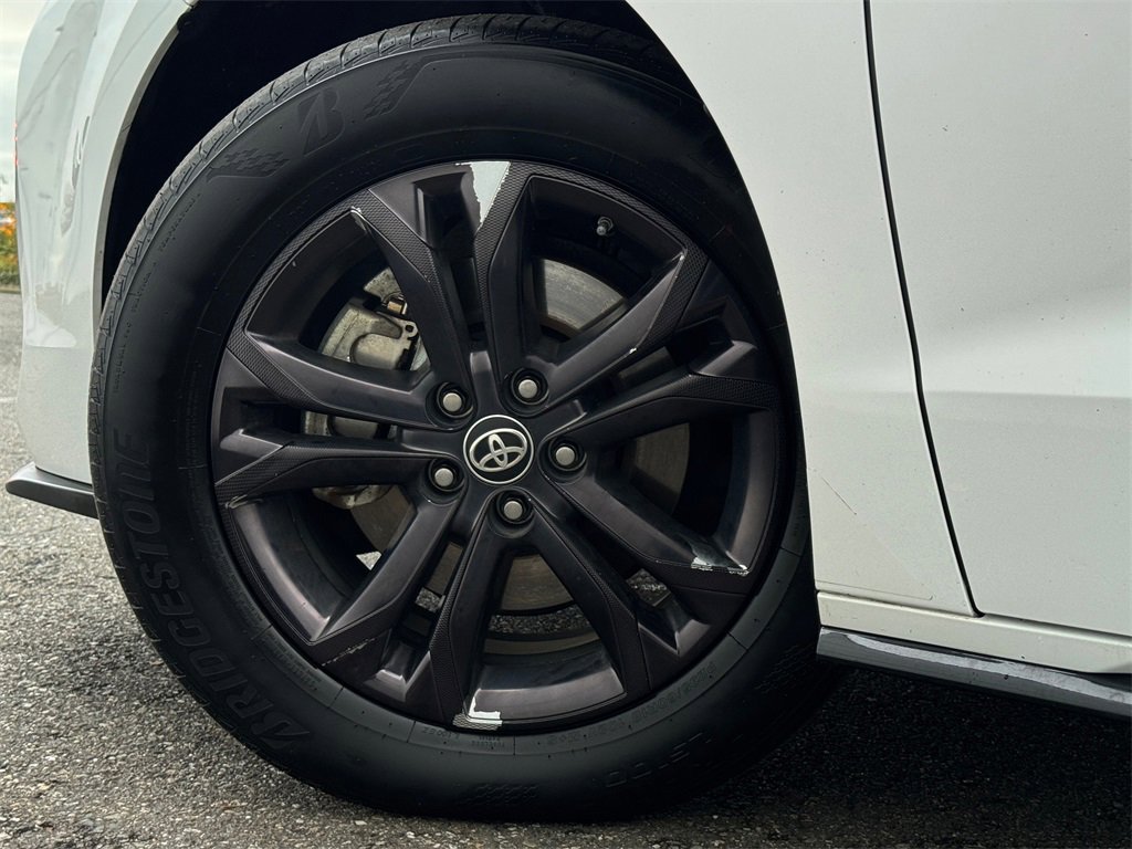 Certified 2024 Toyota Sienna XSE image 27