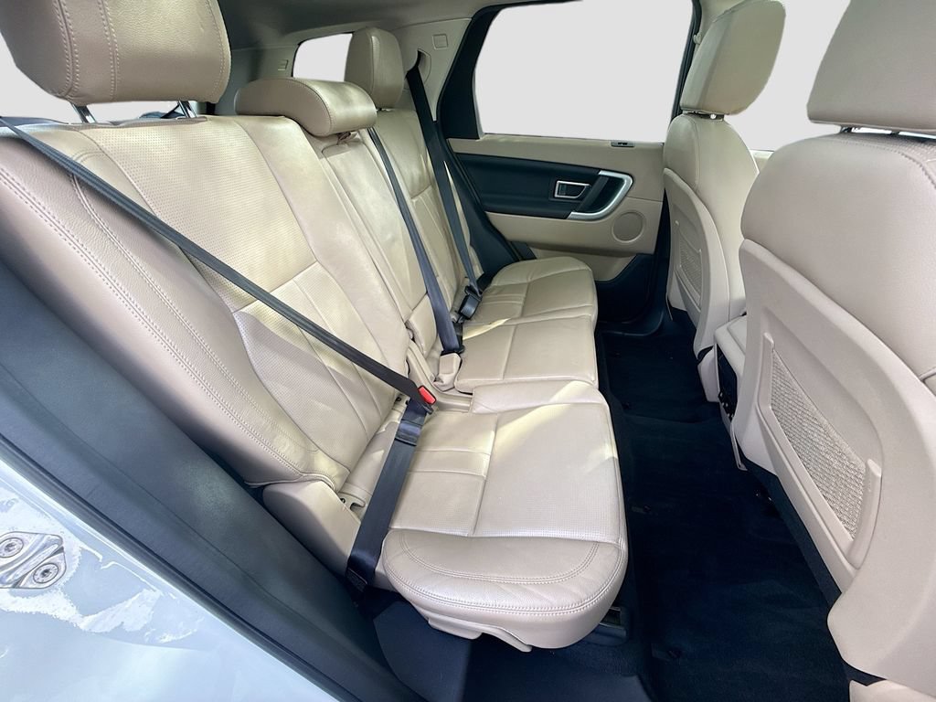 Used 2018 Land Rover Discovery Sport HSE AWD/4WD image 28