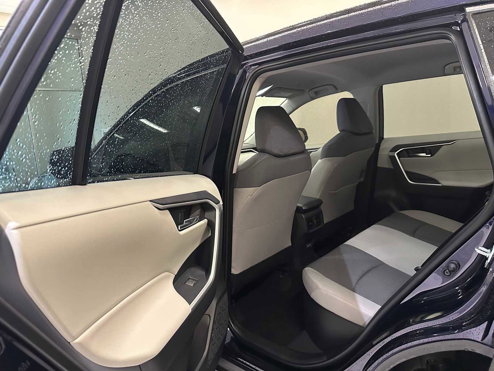 Used 2025 Toyota RAV4 XLE w/ Weather Package image 39