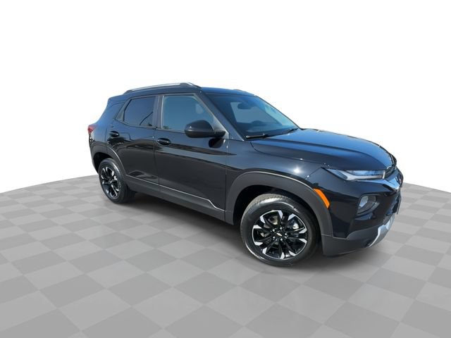 Used 2023 Chevrolet TrailBlazer LT w/ Convenience Package AWD/4WD image 2