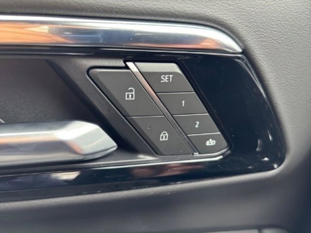Used 2026 Chevrolet Tahoe Premier AWD/4WD image 17