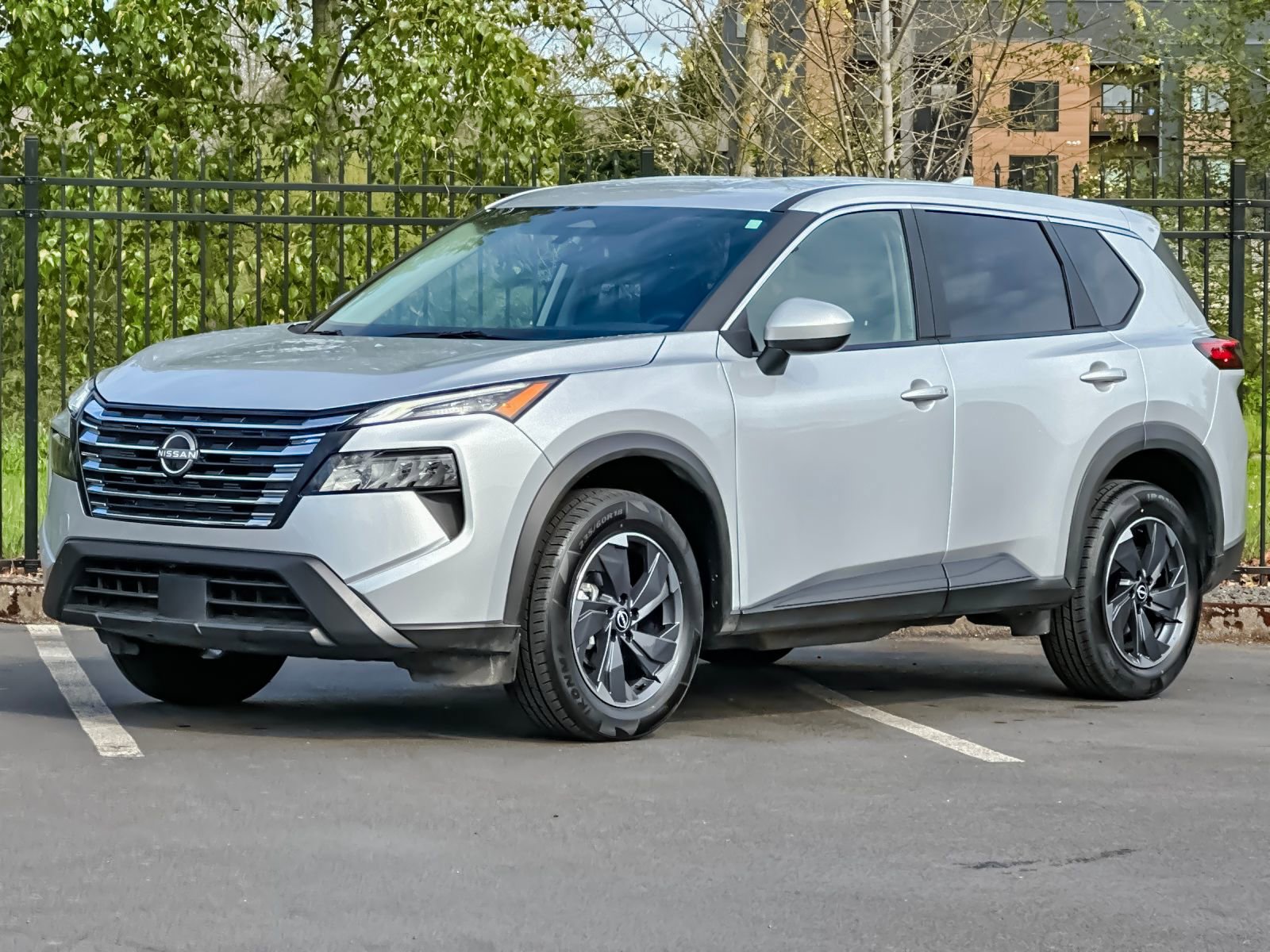 Used 2025 Nissan Rogue SV image 7