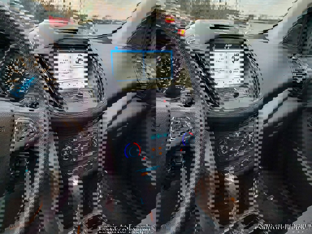 Used 2017 Ford Escape SE w/ Equipment Group 201A image 22