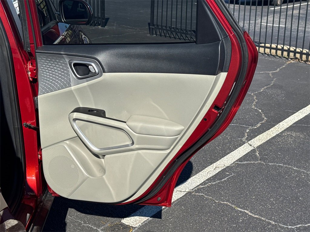 Used 2021 Kia Soul LX image 17